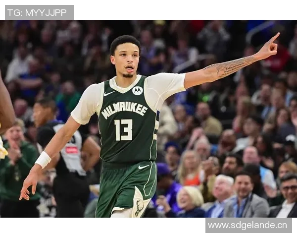 字母哥本赛季表现惊艳场均323分126板63助投篮命中率高达677 字母哥本赛季表现惊艳场均323分126板63助投篮命中率高达677