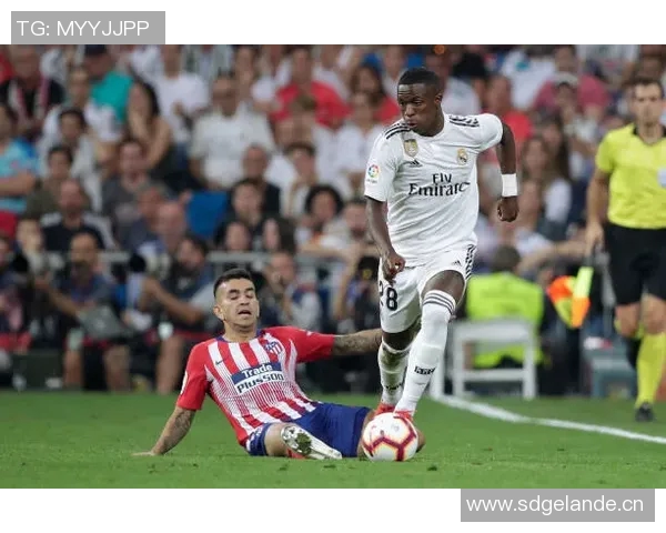 阿斯报导黄潜将对维尼修斯红牌判罚提出上诉引发热议