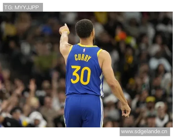 库里上半场表现分析7投3中三分命中率不佳正负值为负5如何影响比赛走势 库里上半场表现分析7投3中三分命中率不佳正负值为负5如何影响比赛走势