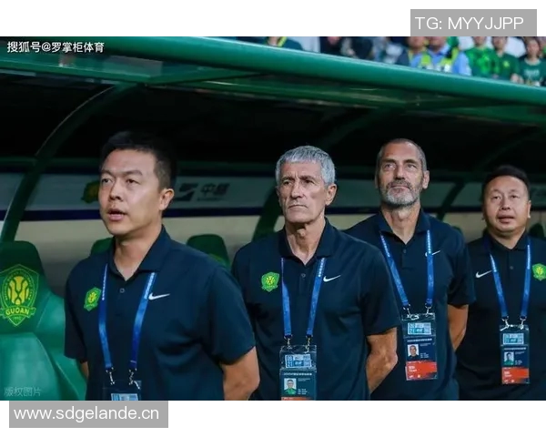 国安外援古加今晨告别北京球迷与工作人员送行情深意切 国安外援古加今晨告别北京球迷与工作人员送行情深意切