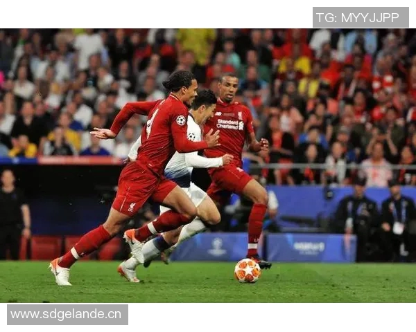 克洛普亲临巴黎德比现场见证圣日耳曼与巴黎FC激战全程