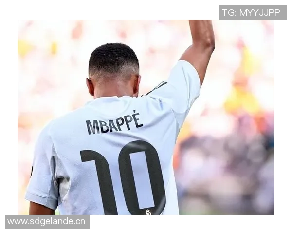 姆巴佩坦言与梅西同队是意外梦想始终是加盟皇马而非巴萨